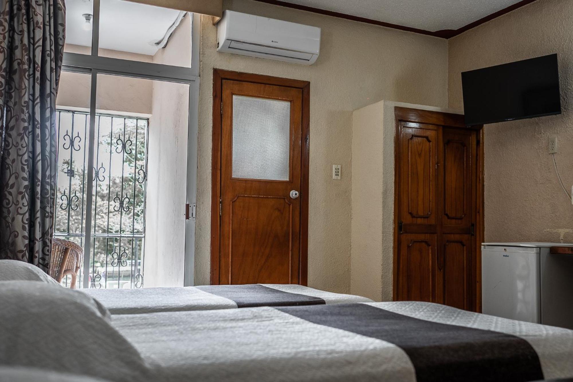 ואיאדוליד Hotel Maria De La Luz מראה חיצוני תמונה