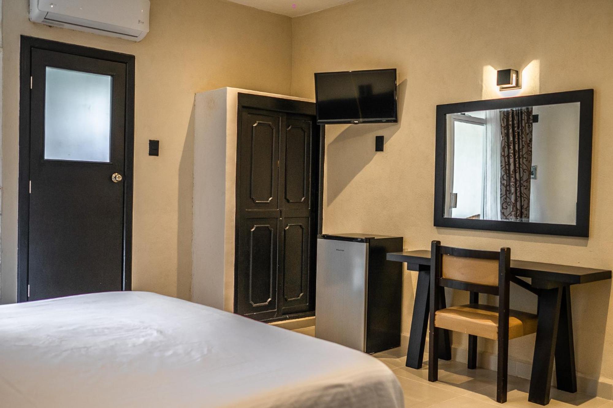 ואיאדוליד Hotel Maria De La Luz מראה חיצוני תמונה